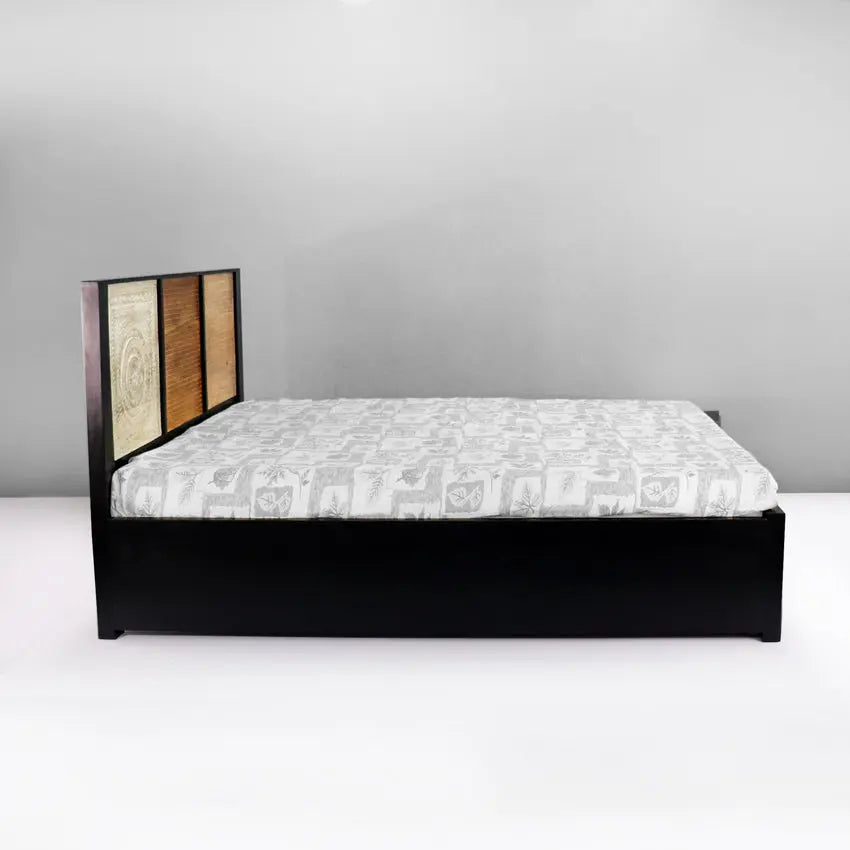 Black Beauty Double Bed - Fabuliv